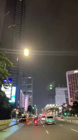 vibess🥀🥀  #citylights 