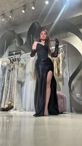 💣🤩 #foryou #viral #fustanameqera #dollzdresses #goviral #maturantet #prom #matura #matura2025 #goviral #blackdresses #dressesviral #prom #promgirls #kosovotiktok 