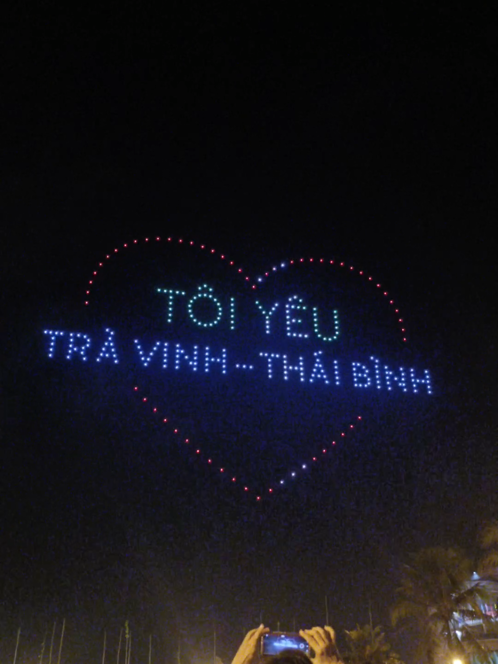 Lỡ hẹn với 10.500 drone Sài Gòn thì thôi về Trà Vinh xem 1.500 drone nha #84travinh #dronetravinh #giaiphongmiennam 