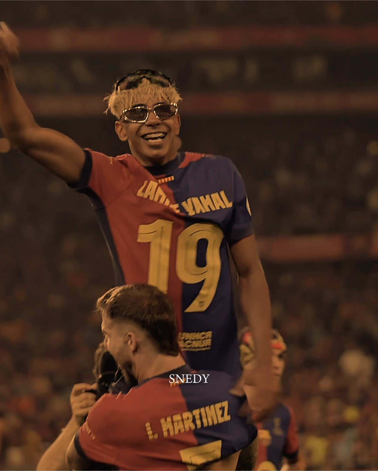 Lamine entiende la vibra🕺🏽😉#lamineyamal #yamal #lamine #lamineyamal💎 #fcbarcelona #baile #fcb #fyp 