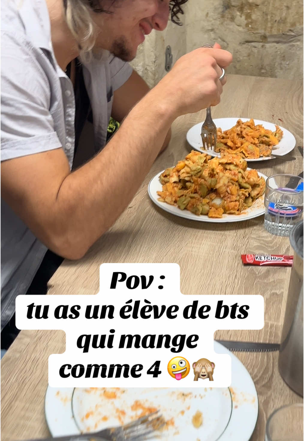 Comme promis hein mdr mais j’arrive pas à t’identifier 😊#viral_video #fyp #cantine 