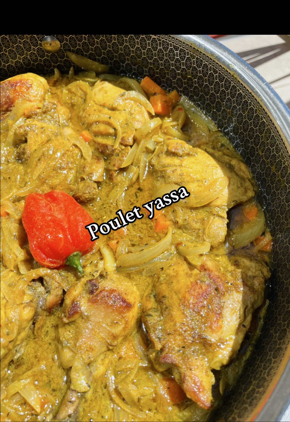 Poulet Curry Curcuma façon Yassa☺️@🇬🇦Lauriane.V.ČR🇨🇿 #libreville_gabon🇬🇦 #tikokafrique🇹🇬🇨🇩🇨🇬🇨🇮🇧🇯🇬🇦🇨🇲🇸🇳 #cuisinesenegalaise🇸🇳🇸🇳 #cuisineafricaine #cuisinegabonaise🇬🇦 