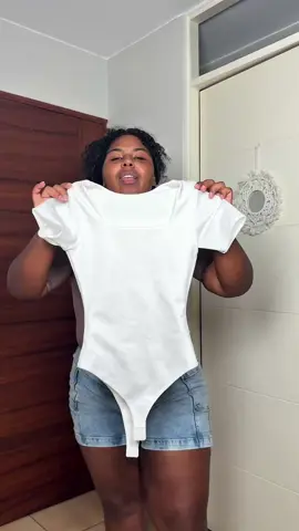 Oculta esa panza de embarazada con nuestro body moldeador manga corta de Be segura 🩷
