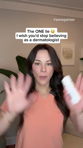 Here to set the record straight once and for all on retinoids and sensitive skin 🫡 | #AvenePartner ILYSM @AveneUSA for making aretinal that not only is potent but gentle. Because you shouldn't have to decide between potency or tolerability. If you identify with sensitive skin, go with the Retrinal 0.1%Intensive Multi-Corrective Cream and thank me later! #AveneUSA #SensitiveSkin #RetrinalForAll