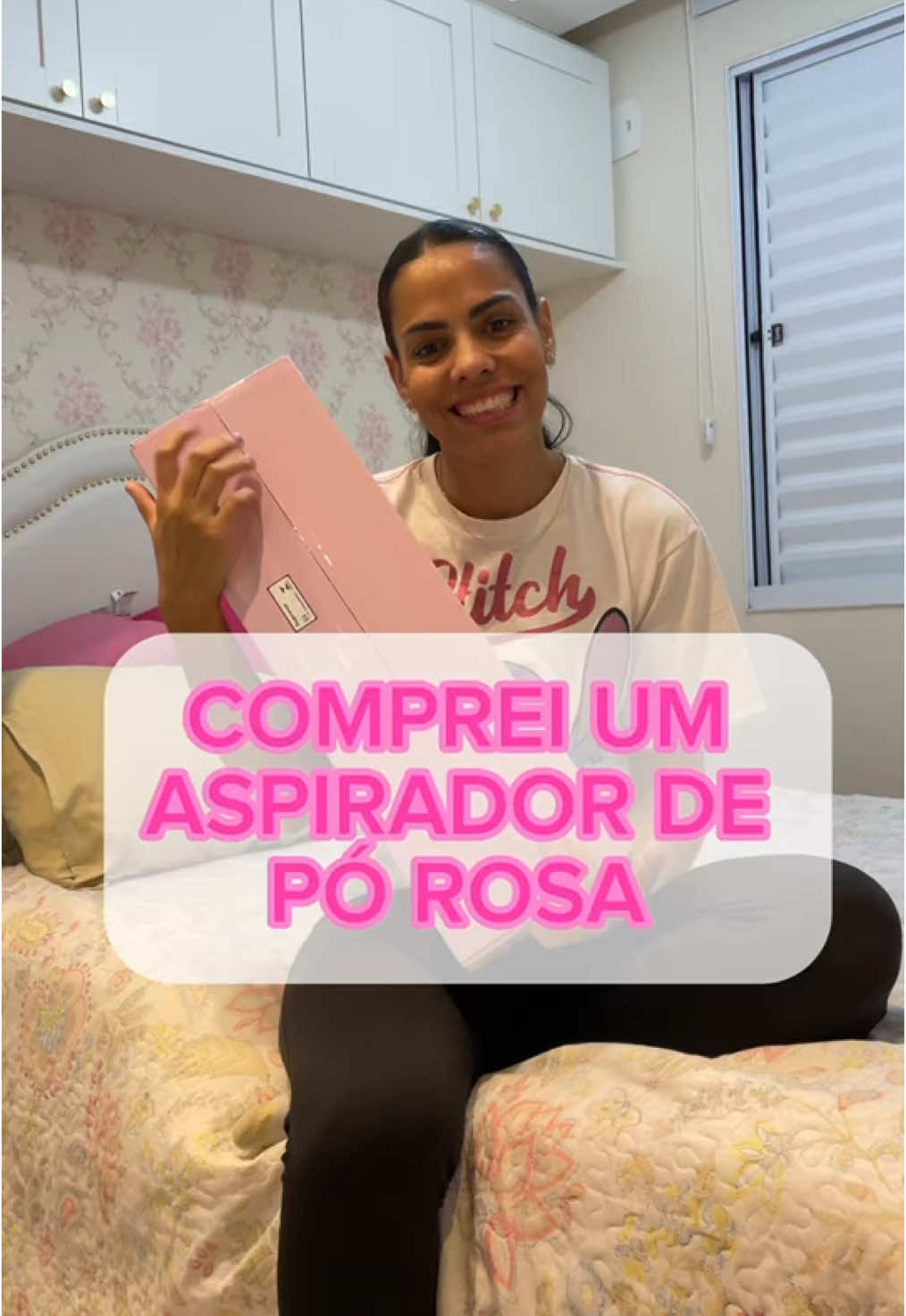 Tem coisa melhor do que deixar a casa limpinha sem sofrer? Agora eu tô assim: prática, rápida e ainda com um toque de rosa na rotina! Meu novo amorzinho: Aspirador de Pó Rosa Britânia 2 em 1 (BASE30) — potência de sobra e ainda combina com meu estilo!  @Britânia Eletro Oficial  #RotinaDeCasa #CasaOrganizada #DonaDeCasaModerna #VidaReal #OrganizaçãoDoméstica #MeuCantinho #AspiradorDePó #Britânia #BritâniaBase30 #LimpezaRápida #CasaCheirosa #CuidandoDoLar #DiaADia #ProdutosQueAmamos”
