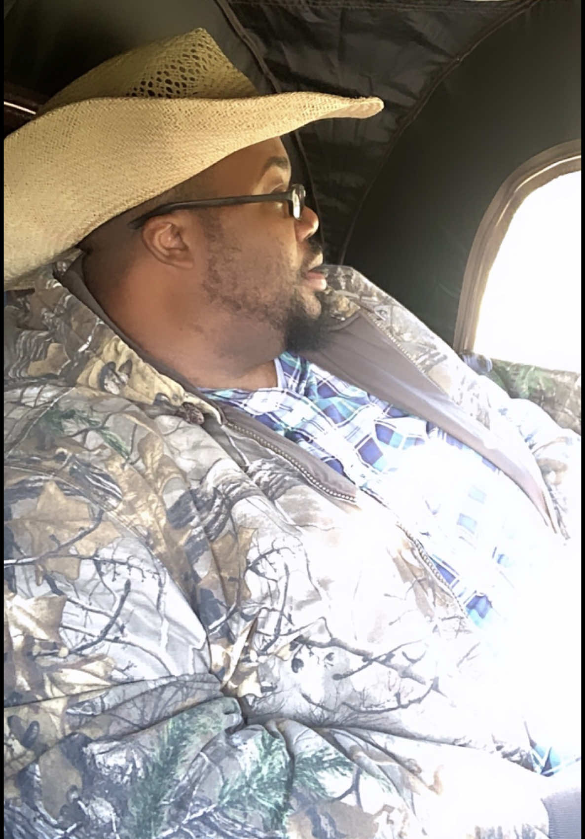 We’re arguing!!! Yal use @Neosporin or #camphophenique ?!?!? #blackfamilies #blackhouseholds #blackmarriage 