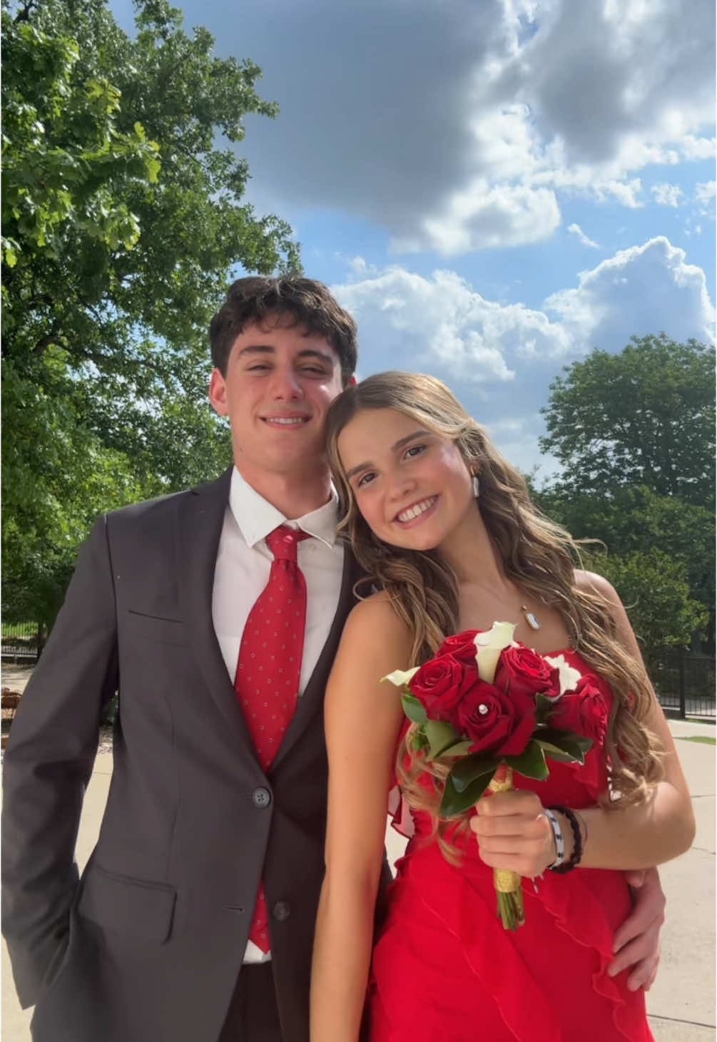 🌹 #prom25 #reddress #promtransition #promdress #couple #bf #bouquet 