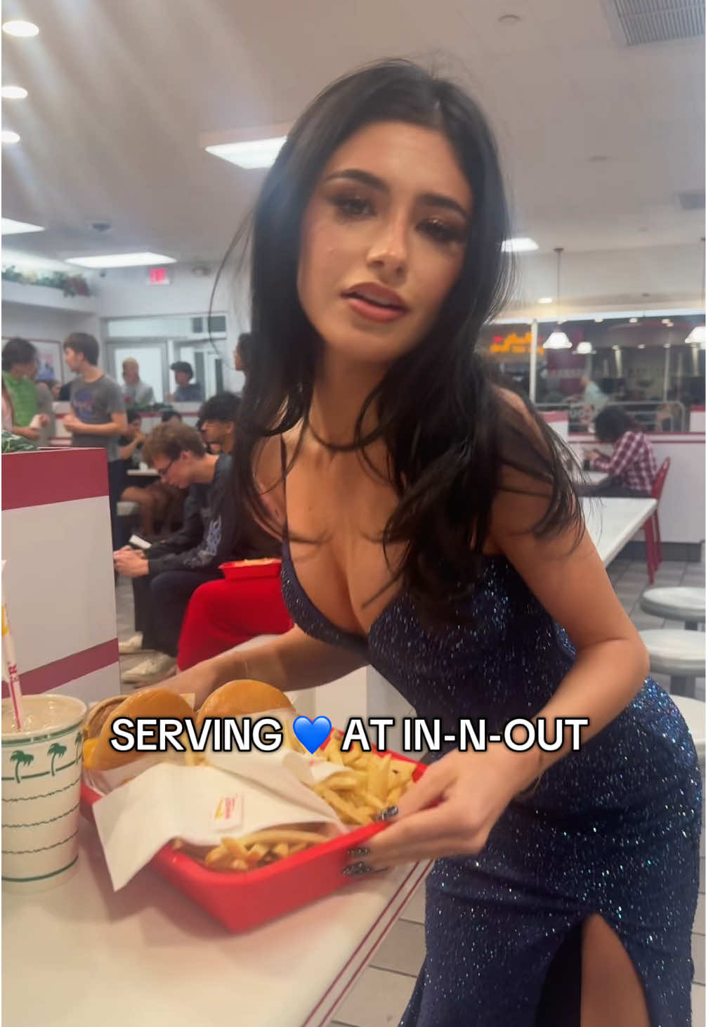 divas in the wild #innout #serving #diva 