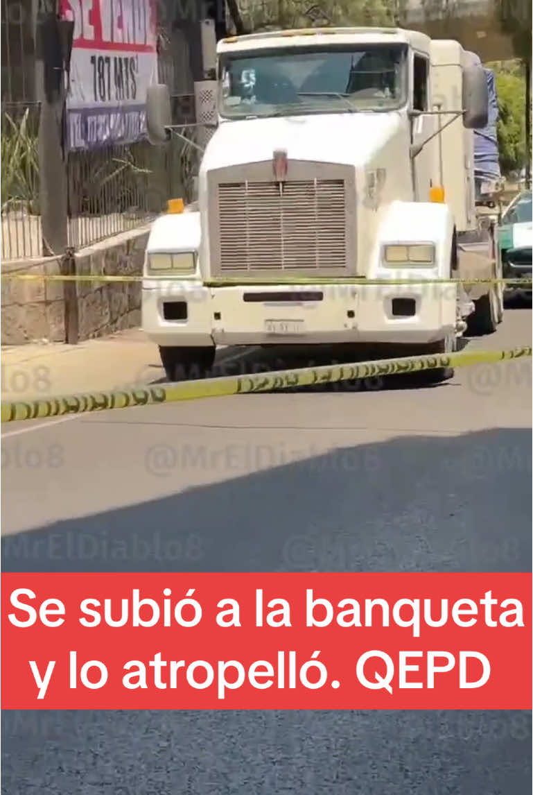 Ocurrió este lunes 28 de abril en la incorporación de Viaducto-Tlalpan a la Autopista México-Cuernavaca. #CdMx #EdoMéx #Viral #ParaTiiiii #Noticias #NoticiasTikTok #JorgeBecerril 