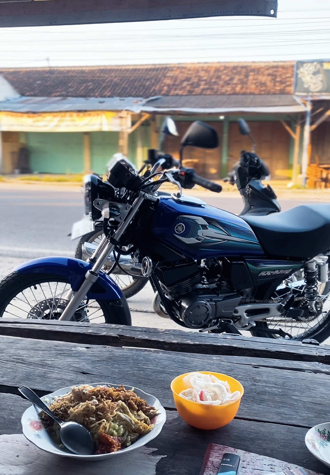 MorningPerson?? ohnoman aku lueh milih sarapan ben rak semaput  #rxking135cc #rxstylepakguru #rxkingbiru #135cc #fyppppppppppppppppppppppp 