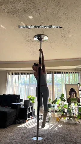 mentally & physically 🫶🏼🙏 #fyp #calisthenics #poledance #beginnerpole #workout #GymTok