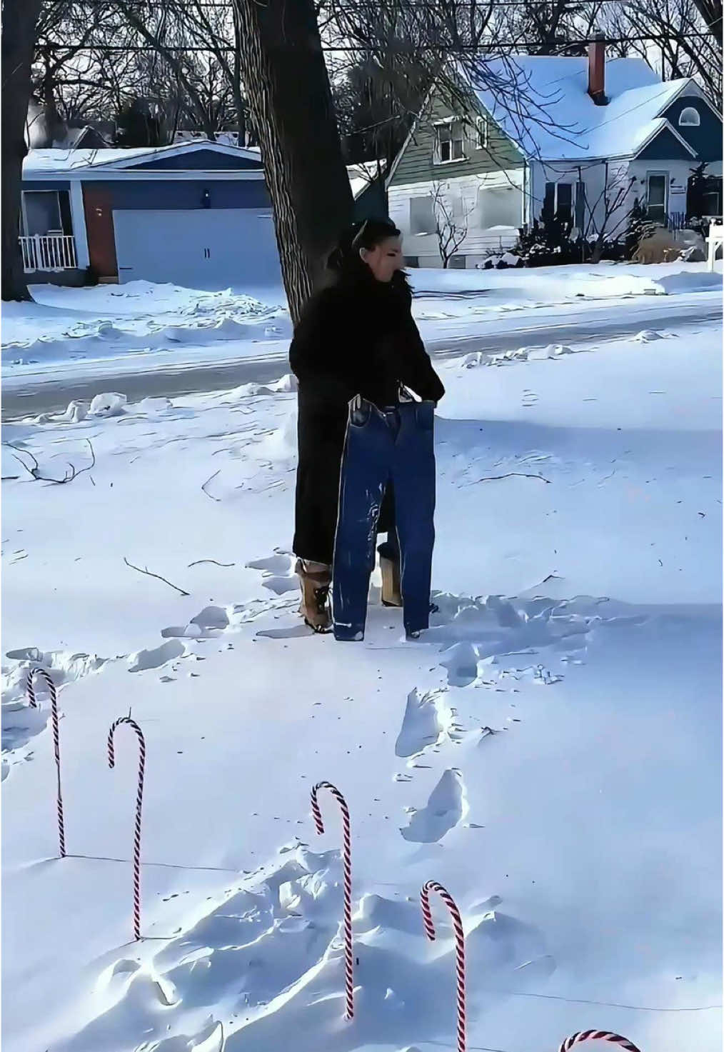 Happy (1 minute) in winter #satisfying #ice #snow #asmr #fyp #oddlysatisfying 