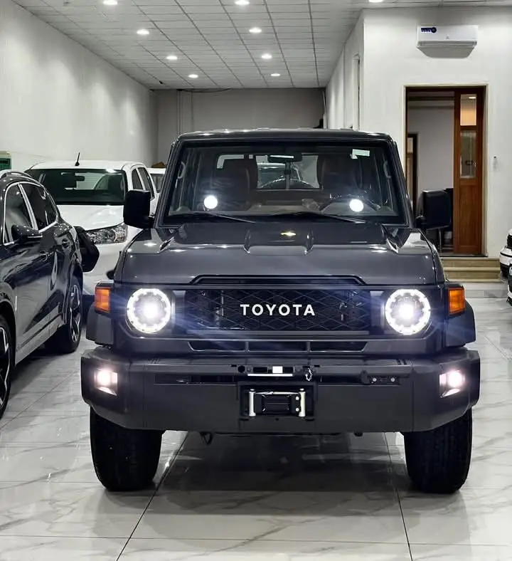 تويوتا لاند كروزر شـــاص 2025  ‏LAND_CRUISER  لاند كروزر / 2025  العداد : 000Km اصفار  نـاقل الحركه: اوتوماتك المميزات : فل اوبشن نـوع الوقود : بنزين طرابلس 11 يونيو 🇱🇾  رقم الهاتف  0912144339 0912134214 0912133860 لعرض سيارتك ع صفحتنا يرجى مراسلتنا عبر بريد الصفحه📩 #explore  #الشعب_الصيني_ماله_حل😂😂  #toyota  #ليبيا🇱🇾  ...... ....