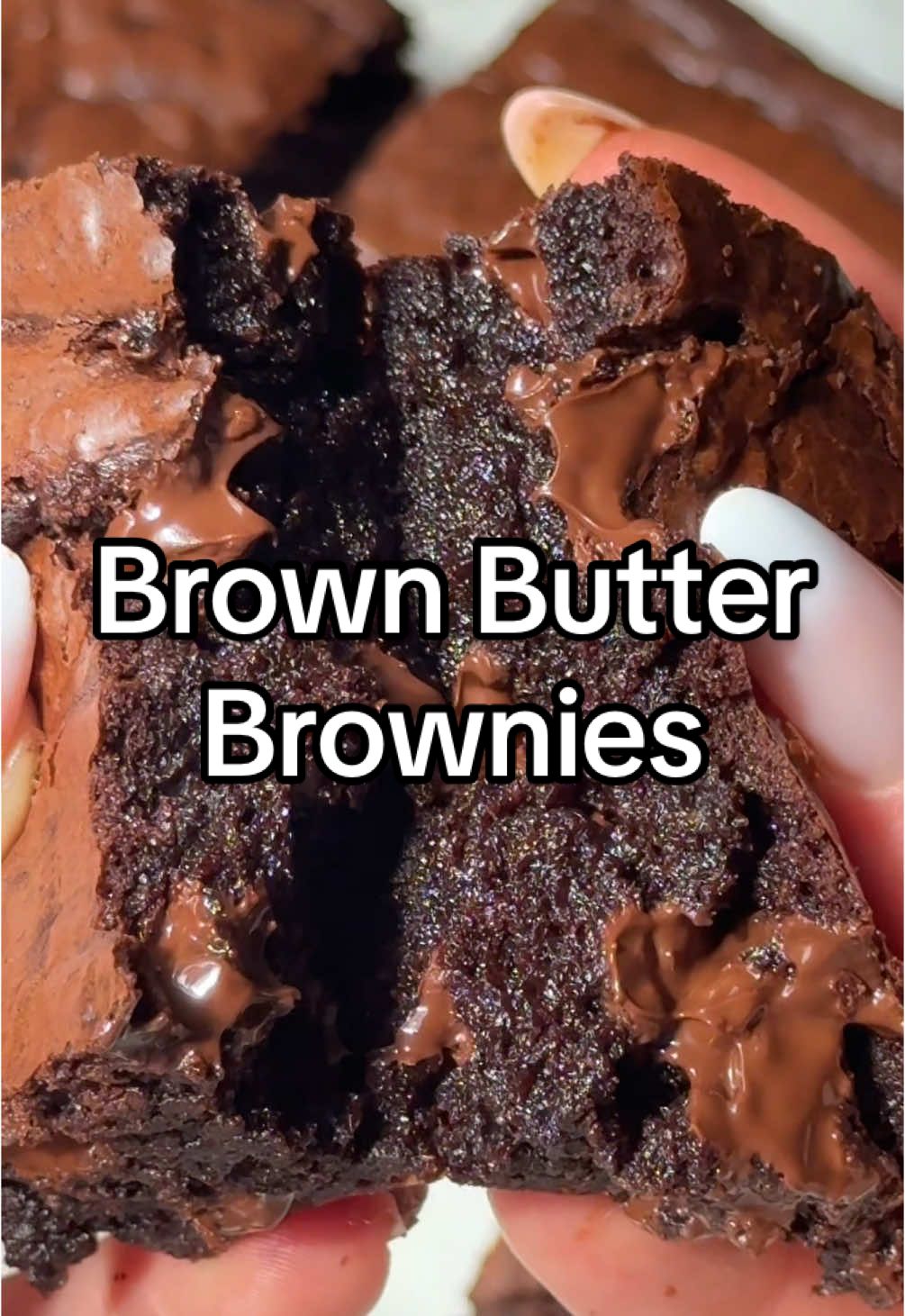 hot take: brown butter belongs in brownies, bc these are better than any box brownie on the market 🫣 they’re a super fudgy (but not too dense) brownie with that iconic crinkle top, PLUS made with brown butter which takes the flavor to the next level. the full recipe is linked in my bio!