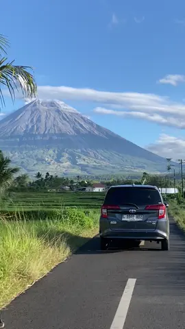 Selamat pagi kawan,,,kita awali explore teras semeru,,🔥🔥🔥🔥🔥🔥#jangkauaanluas #lewatberanda #semuaorang #fypシ゚viral #wisatawan #alamindonesia #sorotan #bromotenggersemeru #pengikut #4u #viralvideo #opentripindonesia 