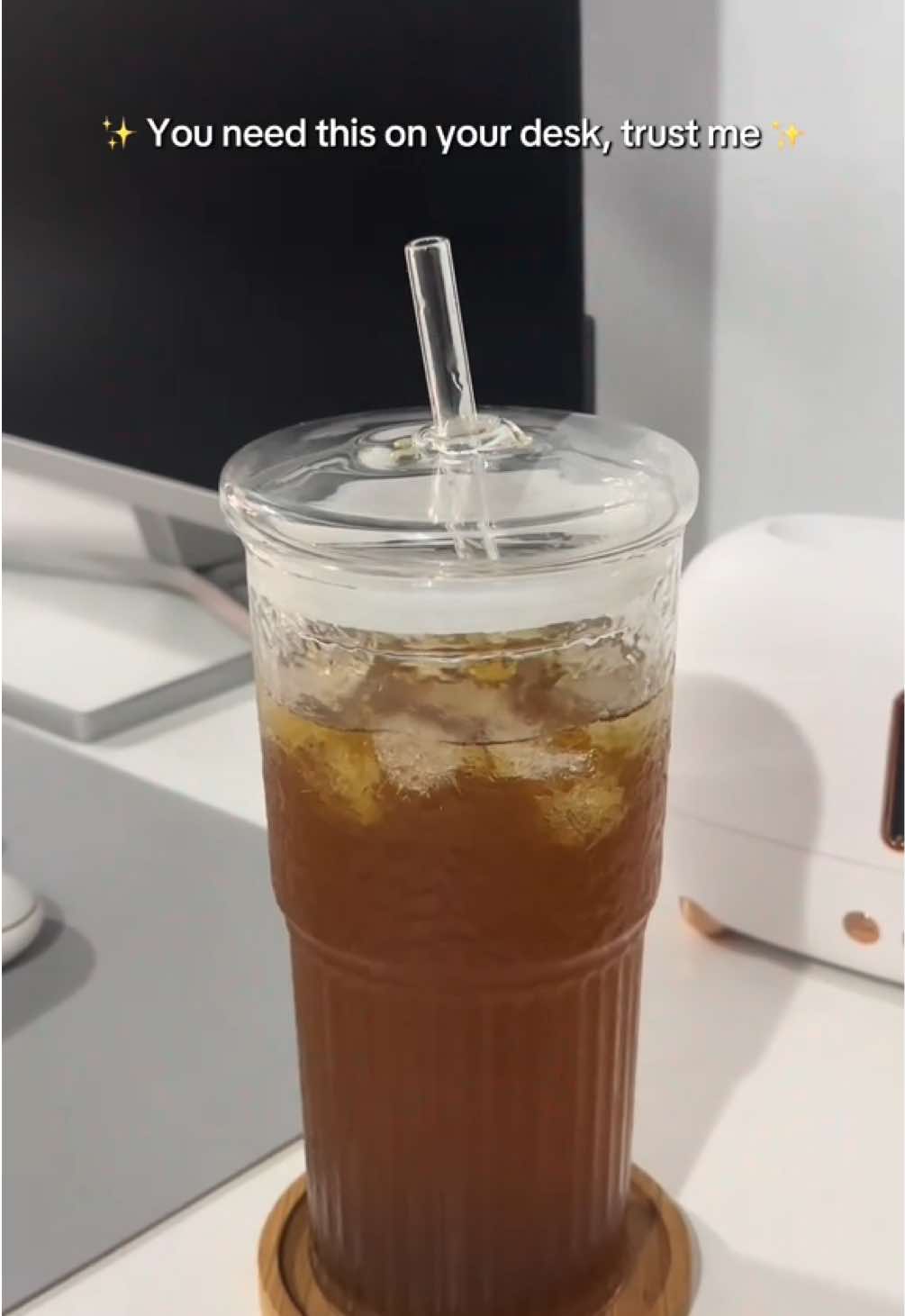 Okay, but why is this glass so cute? 😍 #glassware #aestheticfinds #aesthetic #aestheticvibes #desksetup #glasscup #tiktokmademebuyit #minimalist #minimalism #deskinspo #workspaceinspo #homeofficedecor 