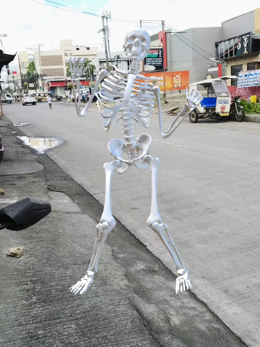 Buti pa yung kalansay nag enjoy 🤣 #skeketon #dancingskeleton #vibewithron 