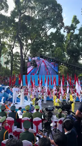 Trước thềm Đại lễ 30/4. Tặng cả nhà Full video Viết tiếp câu chuyện hoà bình. Ca sĩ: Đông Hùng, Ca sĩ: Võ Hạ Trâm tại Tổng hợp luyện Lễ kỷ niệm 50 năm Ngày giải phóng miền Nam, thống nhất đất nước 30/4#xuhuong #50namgiaiphongmiennnam🇻🇳 