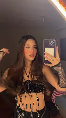 prontinha 🖤✨  #tilia22 