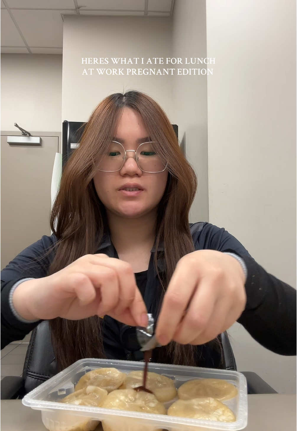 Food is literally my enemy right now because it makes me so nauseous but I’m trying my best #fyp #foryou #bibigo #budget #work #worklife #pregnancy 