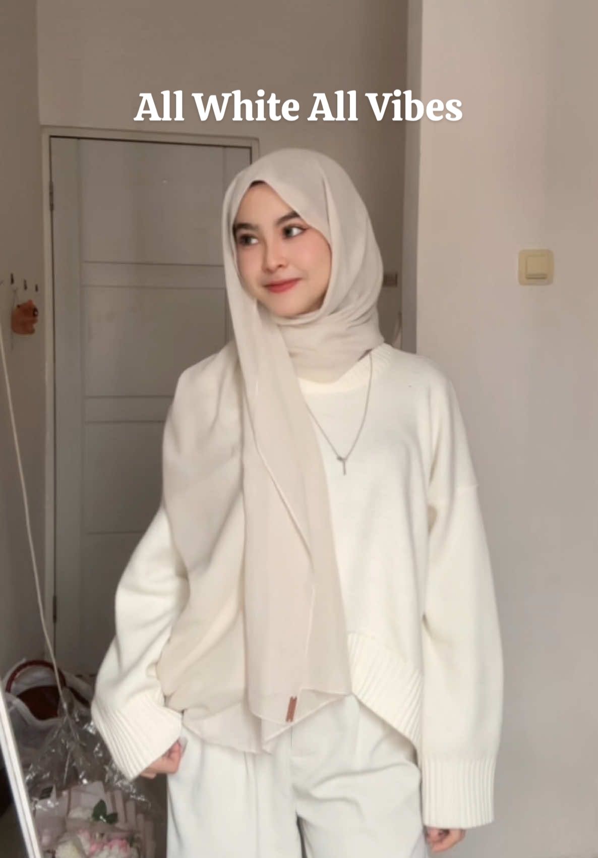 white fit kinda dayyyy 🤍