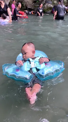 Santai kawan👀😝✨#fyp #affiliatepemula #pelampungbayi #balonrenang #balonrenangbayi 