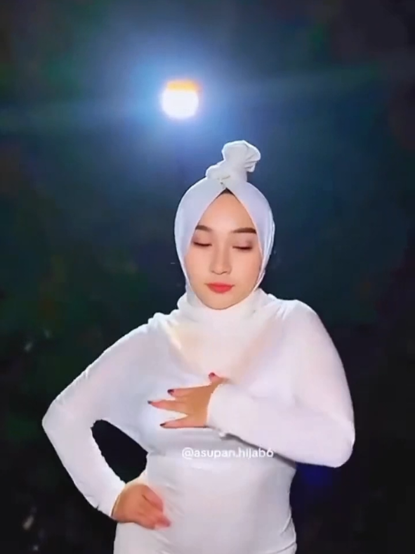 kalau pocongnya kaya gini auto bungkus lah wkwk #fyp 