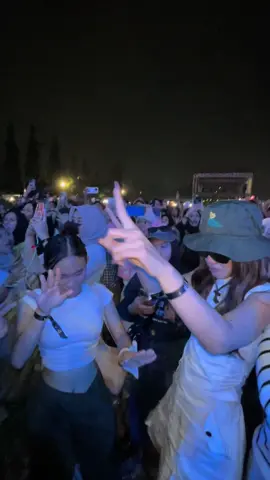 Gamau pulang maunya goyang🫵🏻💃seruuuu bgtttt woii!!!! @NDX AKA @NEVERLANDFESTIVAL #ndxaka #konserbandung #masukberandafyp #xyzbca 