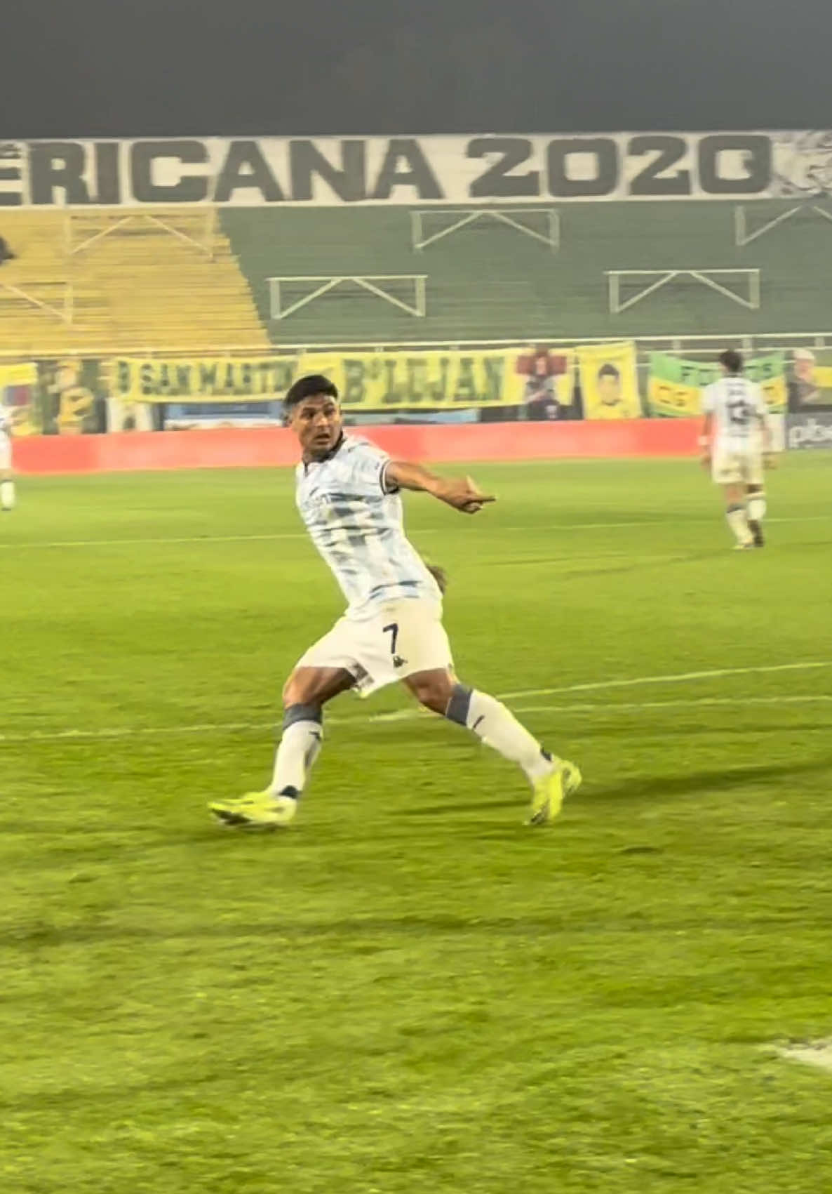 #mbappe es bueno… pero no es #maxisalas #vamosracing #futbolargentino #salas #richardsanchez #pablocarrozza 