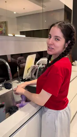 Ya sabemos quién hace todo en la casa 😂 @Ramy Chaaban 