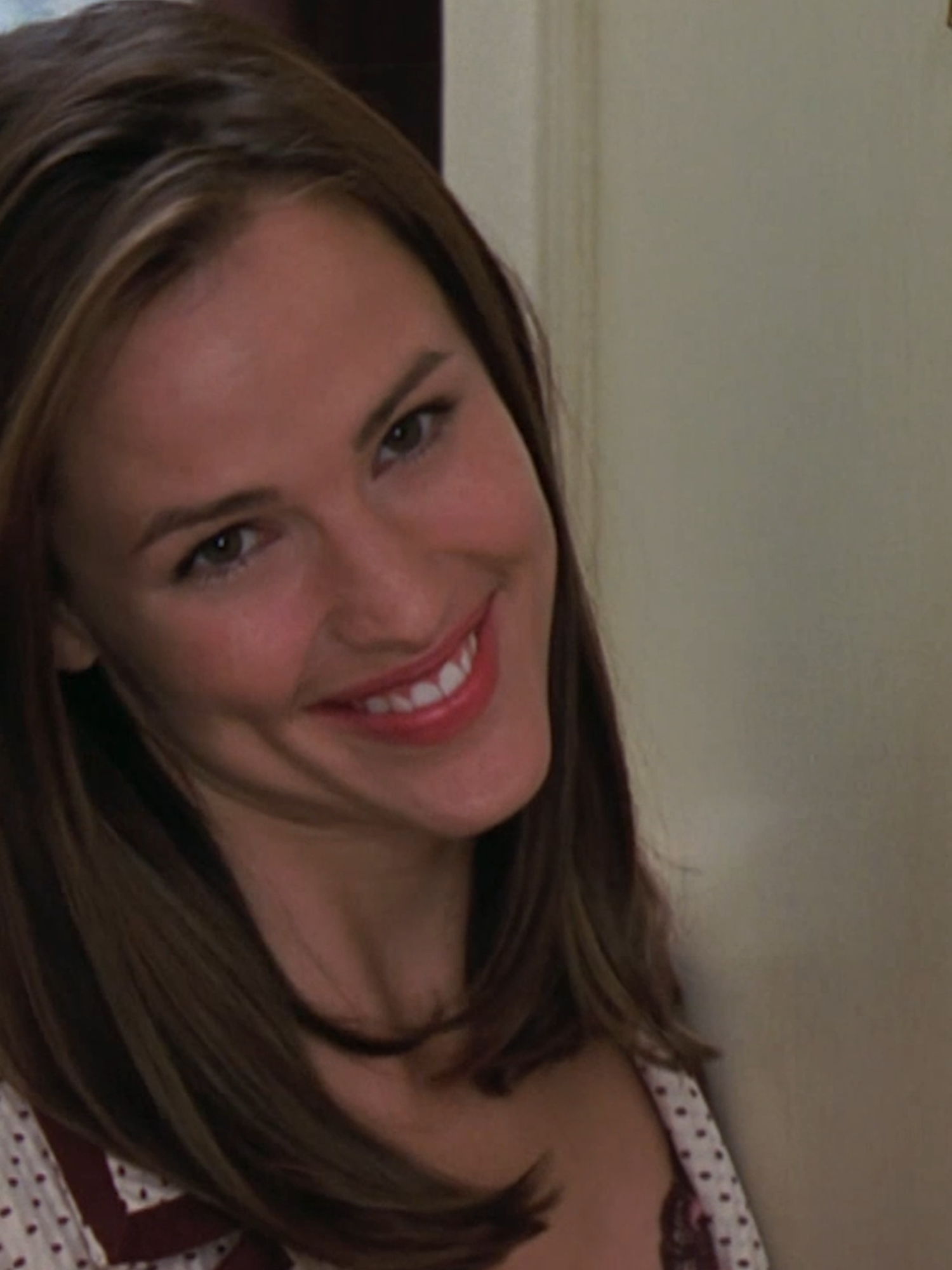 Arrivederci. Au revoir. 👋 #13GoingOn30 is streaming now on TVNZ+ #jennifergarner #markruffalo