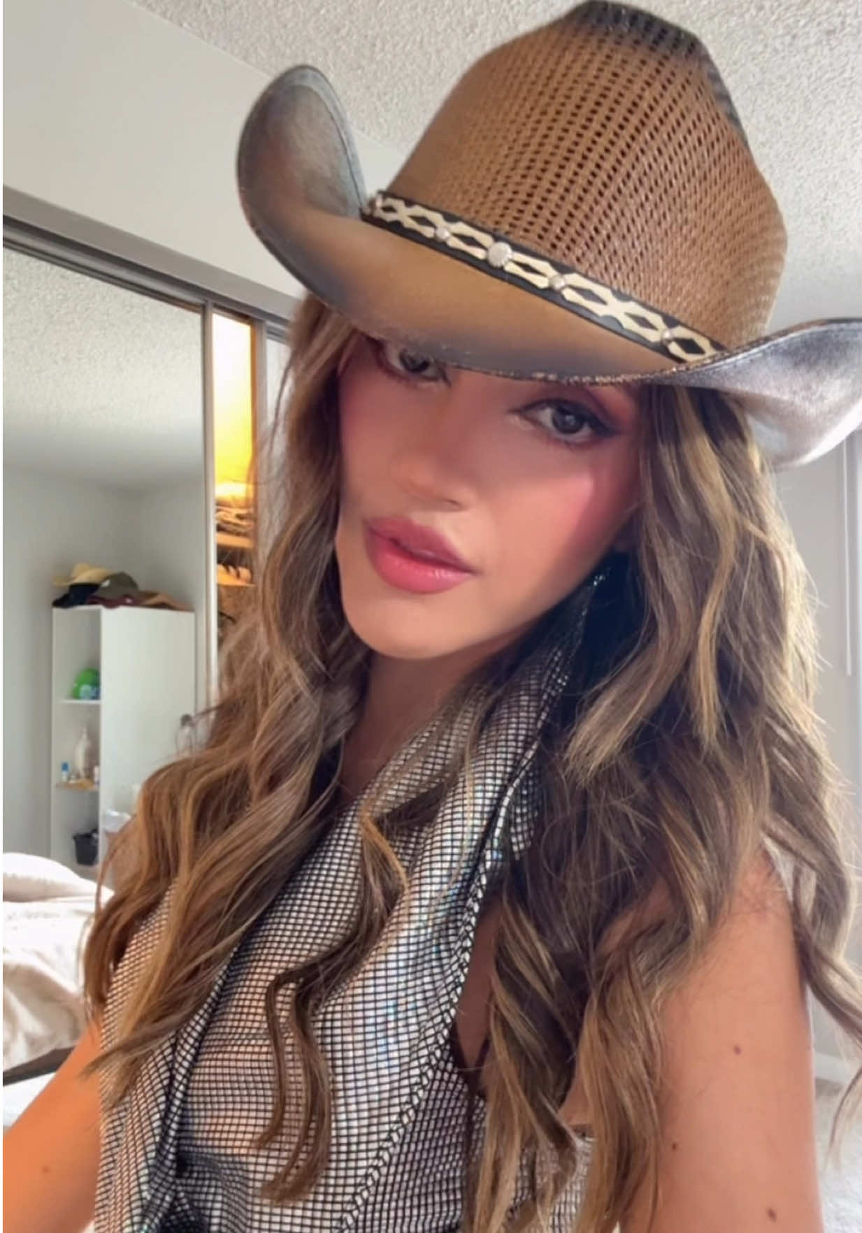 El concierto de @J Balvin estuvo 🤩🇺🇸 este fue mi outfit #OOTD #outfit #cowgirlcheck #cowgirl #concert #jbalvin #rio #latina #latinaenusa #dallastx #dallas 