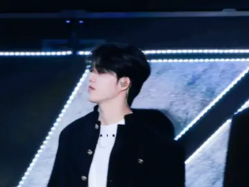 all of them serving visual 😖 #seventeen #scoups #joshua #jun #hoshi #woozi #the8 #minghao #mingyu #dk #seungkwan #vernon #dino #holidayfanmeetinginjapan 