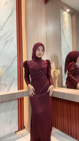 #dress #dresskondangan #dresscantik #gaun #gaunkondangan #bajuwanita #bajubridesmaid #gamis #gamiskondangan #gamiscsntik #gamisbridesmaid #dresselegant #rekomendasidress #rekomendasioutfit #outfit #outfitkondangan #fyp 