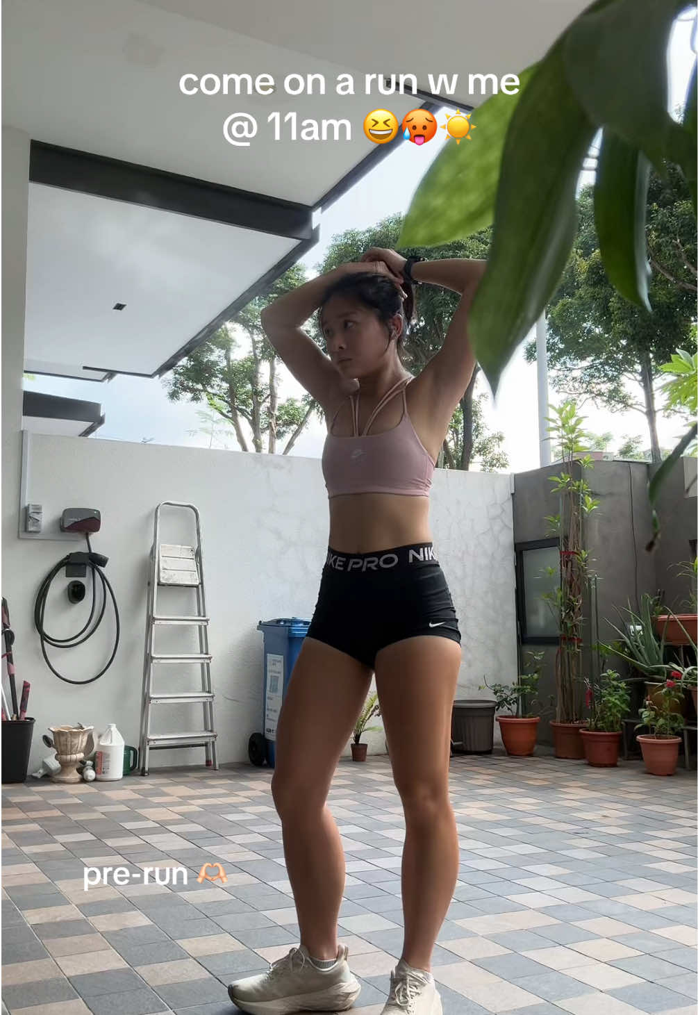 your sign to go on a fun run?? 🌞🏃🏻‍♀️ weather’s been INSANEEE lately so please drink lots everybody 💧 #fyp #foryou #sgtiktok #singapore #Running #runningtok #exercise #funrun #nike #trending #viral 