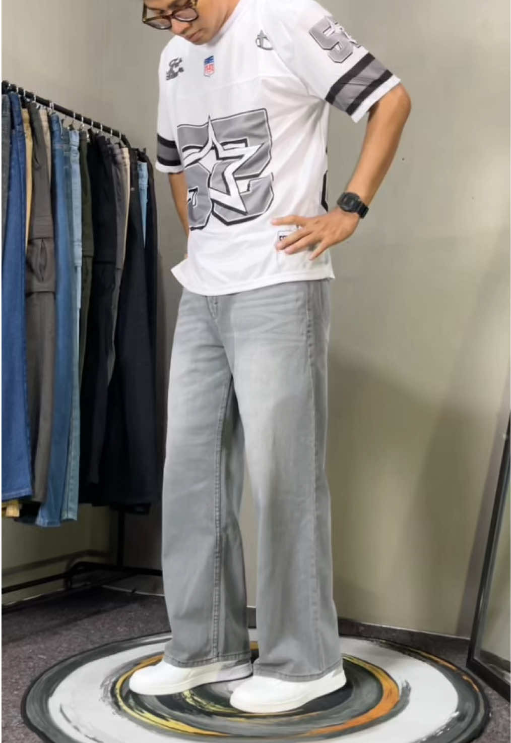 Celana Loose Kece Warna Abu-abu, desain stylish harga terjangkau 🔥 #celanaloosepants #loosepants #loosejeans #baggypants #baggyjeans #skena #skenaoutfit #outfit #outfitideas #outfit #outfitinspo 