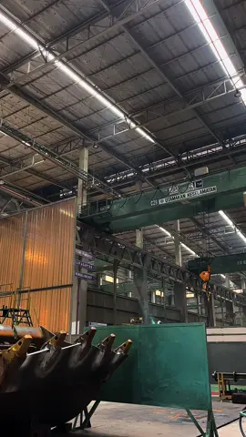 #welder #welderindonesia🇮🇩 #komatsu #pc2000 #welding #weldermuda🧑‍🏭 #fabrication #weldernation #alatberat #fyp 