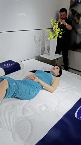 智能电动床，科技与舒适的完美融合，享受每一晚#美女 #性感 #智能家居 #舒适生活 #电动床垫 #智能床垫 #品质生活 #智能生活 #舒适睡眠 #好物推荐 #舒适体验 #科技改变生活 #床垫 #品质睡眠 #夫妻生活情趣很重要💘💘💘 #夫妻生活 #生活舒适 #舒适惬意 #舒适生活伙伴 #居家好物分享