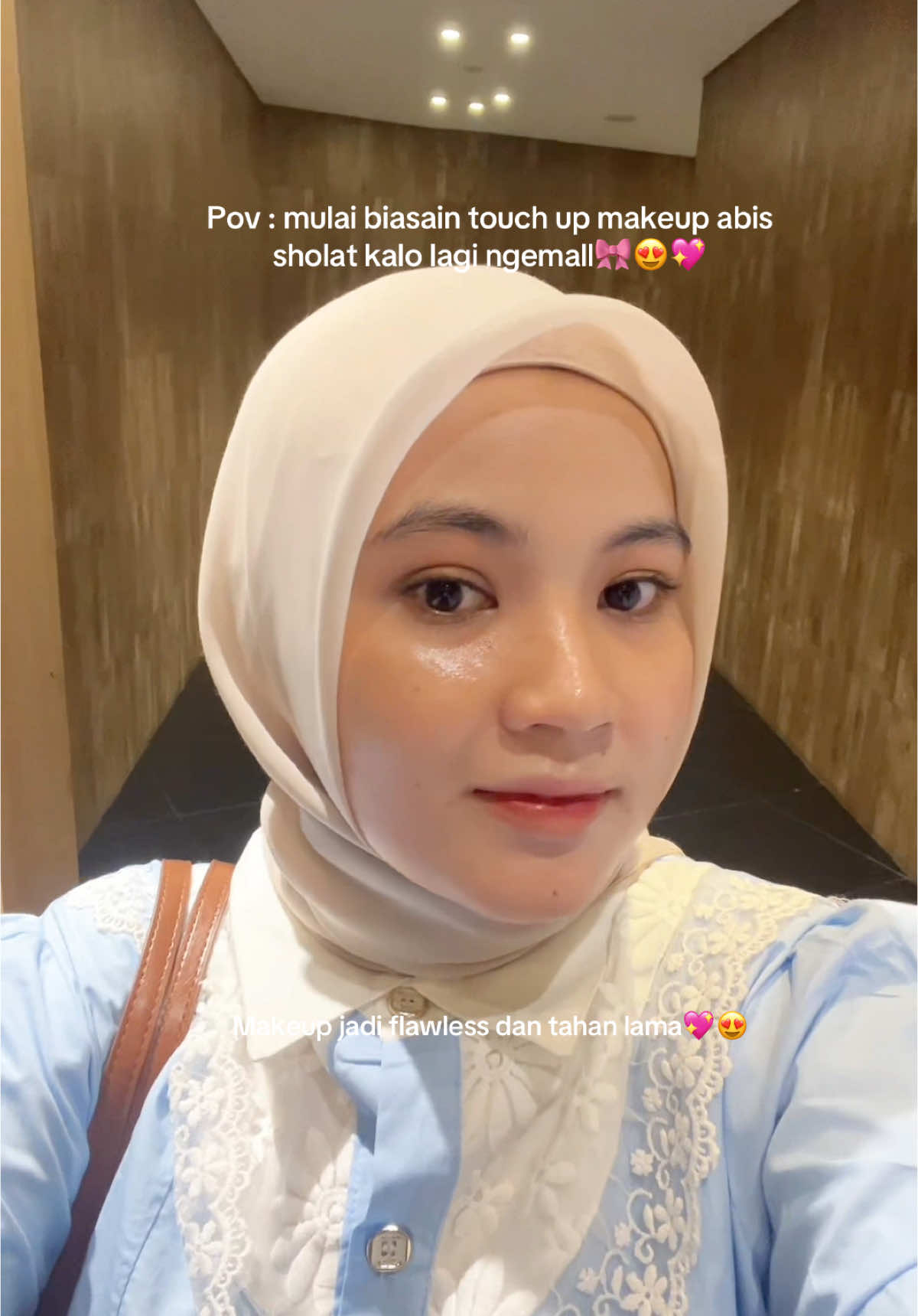 Cukup pake serum spray uda 3in One uda bisa di jadiin Skinprep, setting spray,face mist makeup jadi lebih flawless🥰#makeup #glowing #fyp 