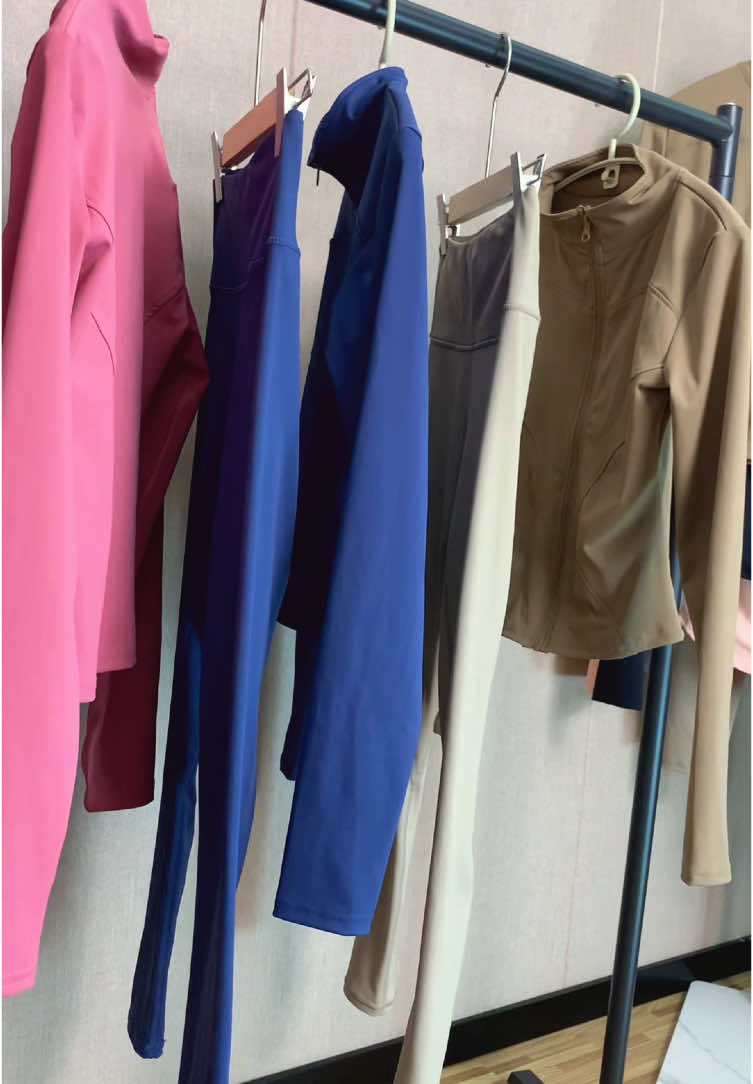 #jennie_ruby #olahragatiktok #antiuv #olahragatiktok #wanita #atasan #jaket #jaketolahragawanita #celanaolahragawanita 