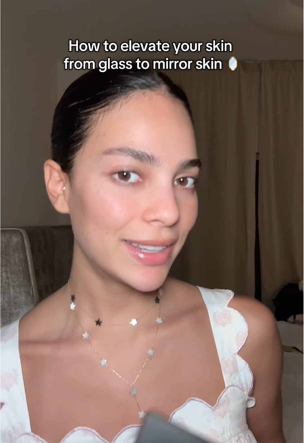 See that glow? Love my Mirror Skin after using the @COSRX Official snail mucin mask ✨🐌 #COSRX #COSRXmiddleeast #COSRXme #MirrorSkin #COSRXDermSkincare #GlassSkin #Snailmucin #SnailHydrogelMask #OvernightMask #Kbeauty