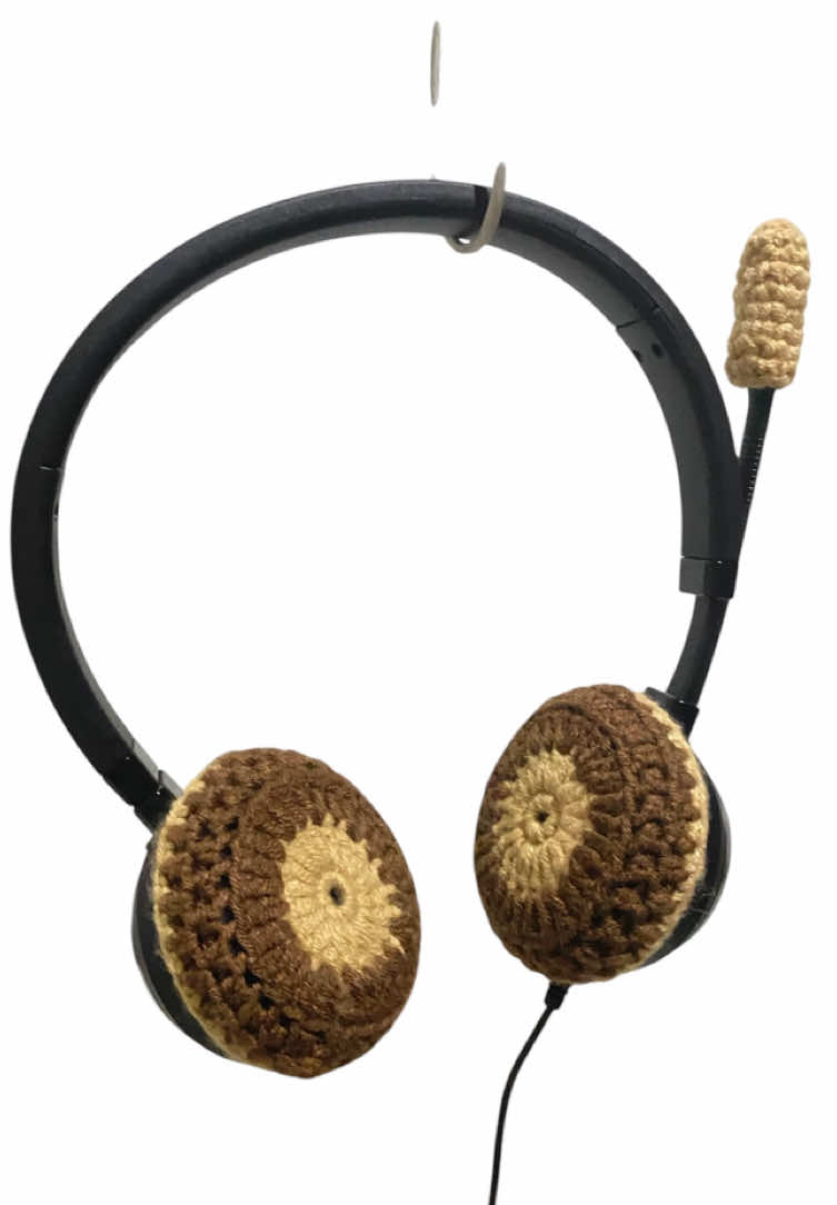 Me admiring my headset cover everytime na bago magstart ESL class 🤭 its so cute and ang mura lang din nya ❤️ #headsetcover #headsetcovercrochet #handmadecraft #crochetersoftiktok #jabra #fyp 