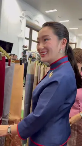 นายกฯเยี่ยมชมนิทรรศการ ณ หอประชุมอนุภูมิภาคลุ่มน้ำโขง มหาวิทยาลัยนครพนม #แพทองธารชินวัตร #นายกรัฐมนตรีคนที่31 #นครพนม 