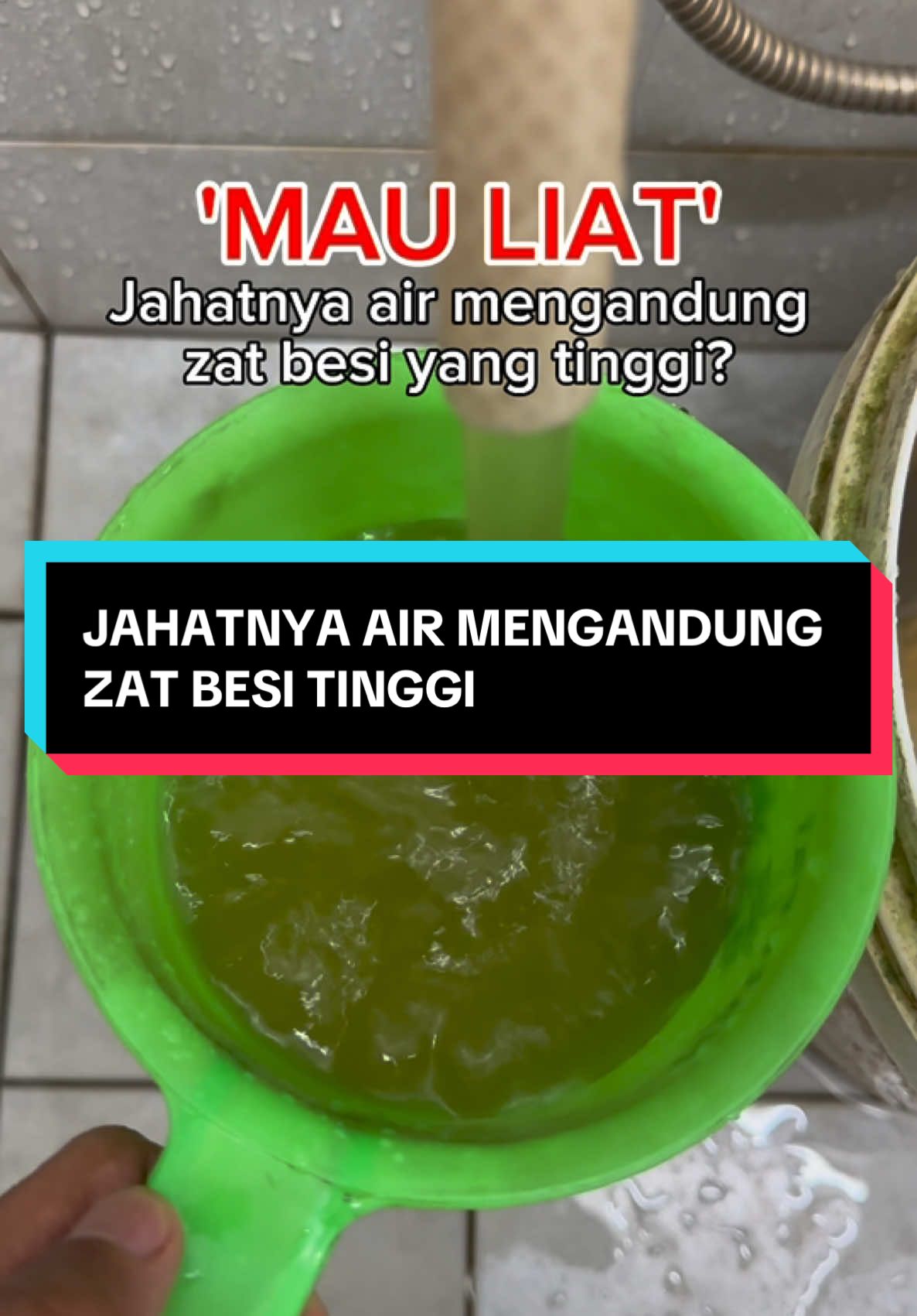Mau liat jahatnya air mengandung zat besi tinggi?🤔 kalo diliat sekalias air dengan kandungan zat besi tinggi biasanya berwarna keruh kekuningan hingga terasa bau besi. nah untuk efek sampingnya ini ga main main, karena kalo lama kelamaan pake air tinggi kandungan zat besi bisa menyebabkan gangguan kesehatan, memicu kerusakan hati, infeksi, hingga gangguan pencernaan parah dan kerusakan peralatan dirumah