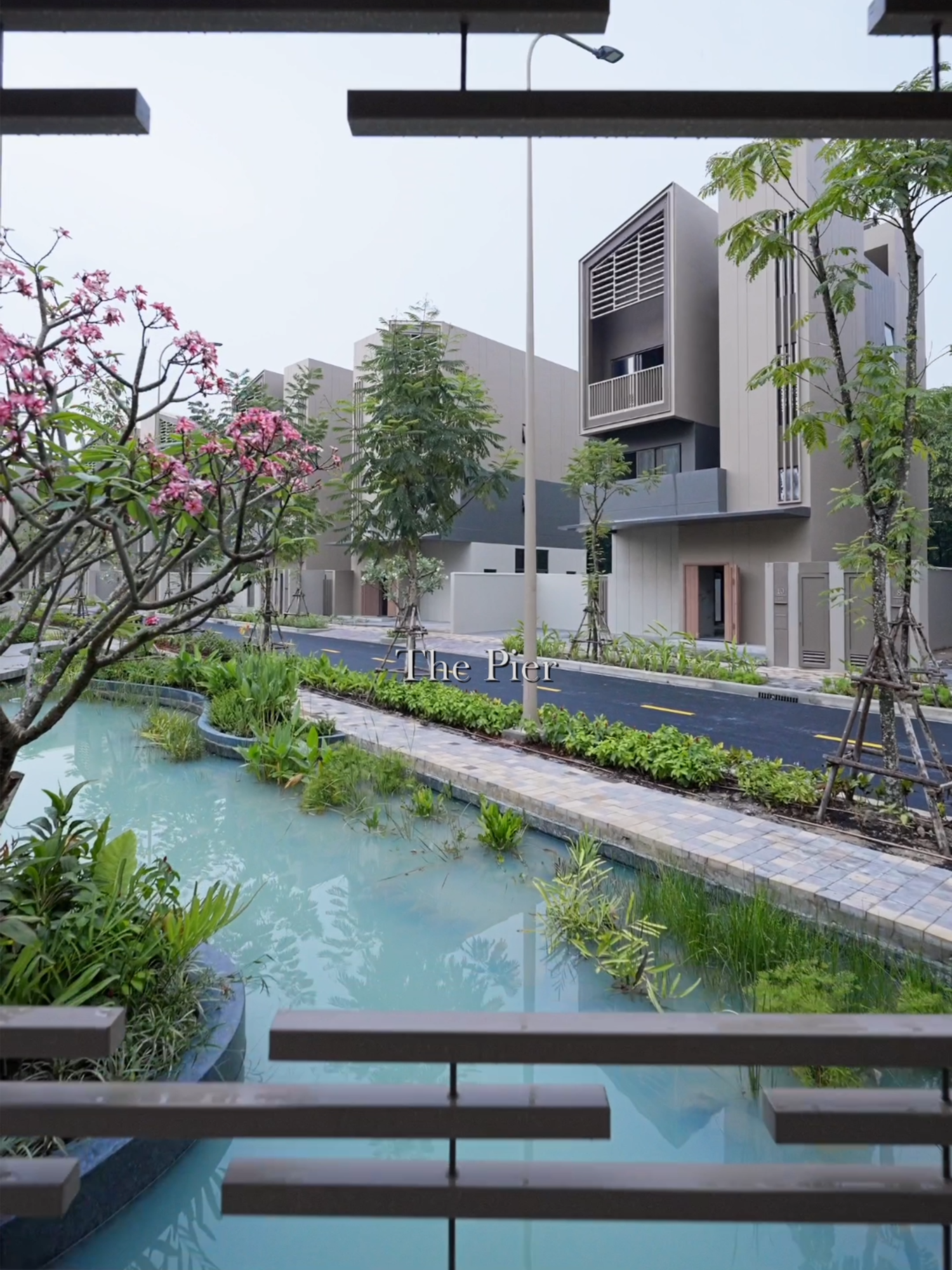 The Pier @The Orchard 🌿 An yên bên dòng nước êm ái 🌺 Perched above a serene stream of water #CapitaLand #realestate #SYCAMORE #ThisisSYCAMORE #BinhDuong #ThanhphoMoiBinhDuong #TheOrchard #TheFirstsComeToLife #khonggianxanh #greenliving #songxanh #anyen