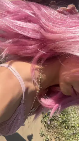 So prettyyyy 🎀✨🩷🩰🧁💒 #blackswan #spamaccount #pinkhair #viralvideo #fairy #funnyprettyawesomeblonde 