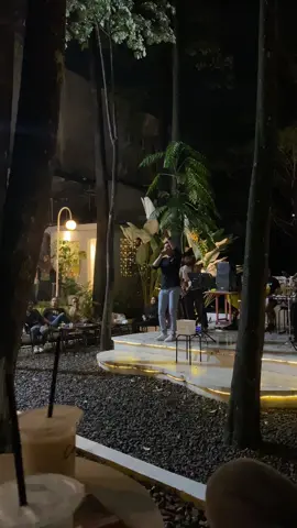 Ambil aja buat prank hehe #cafeaesthetic#coffeeshop 