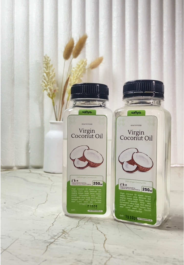 Kulit kering? Rambut kusam? Saatnya balik ke alami! Safiya Virgin Coconut Oil kaya vitamin & antioksidan, bisa diminum atau dipakai luar serbaguna banget! Cocok untuk kamu yang mau perawatan simpel tapi maksimal🤗 Cek produknya sekarang, yuk!🤩 #vc #vcoconut #virgincoconutoil #minyakkelapa #minyakkelapamurni #minyaksehat #minyaksehat #boskurma  
