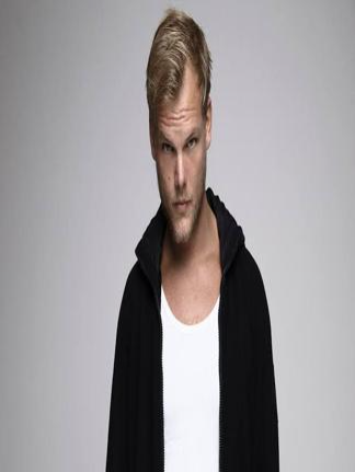 Avicii - Faster Than Light (Jocito Tribute Edit) @aviciiofficial Informacion:Esta pista es una de varias canciones que Avicii estrenó en el Ultra Music Festival 2016. Apareció por primera vez durante su mini gira por carretera a través de Estados Unidos junto a sus amigos, la cual culminó en el festival en Miami. El viaje fue apodado #TheCrowningOfPrinceLiam, donde los fans podían seguir el progreso del equipo y ver cómo preparaban nuevas canciones para el set de Ultra. Las voces de la canción fueron proporcionadas por un colaborador habitual de Avicii, el también sueco Sandro Cavazza. Cavazza ya había prestado su voz en el álbum anterior de Avicii, Stories, en dos canciones: Sunset Jesus y Gonna Love Ya. El equipo grabó las voces y editó la canción en un estudio en Austin, Texas, durante un periodo de dos días: el 16 y 17 de marzo. Para aclarar Alargue el segundo drop ya que queria dedicarle un tributo a avicii me he demorado porque de verdad es algo que aprecio me tomo tiempo me disculpo por haber dejado casi sin subir nada de videos ya que me enfoque a full en hacer algo bonito  Espero les guste :) #fasterthanlight #Tributo #edit #avicii #aviciiforever #paratiiiiiiiiiiiiiiiiiiiiiiiiiiiiiii #paratii #tik_tok #edit #EDM #electronicmusic #wakemeup #español #Tim #aviciithenights #stories #netflixseries #video #viral_video #parati #fyp #foryoupage #lyrics_songs #english #letrasdecanciones #subtitulos #stockholm