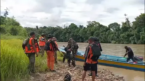 pencarian tahap ke 3 ,,, dilaksanakan  oleh tim gabungan TNI YONIF 642 KAPUAS, BRIMOB KELAPA 2, POLDA PAPUA BARAT, POLRES BINTUNI, KOMNAS HAM, #tnipolriindonesia  #fypppppp  #pupua  #fypage  #kalimantanbarat 